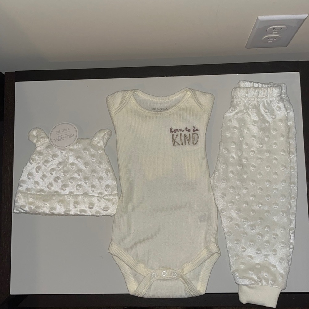 Kyle & Deena NY 6-9 month three piece set.